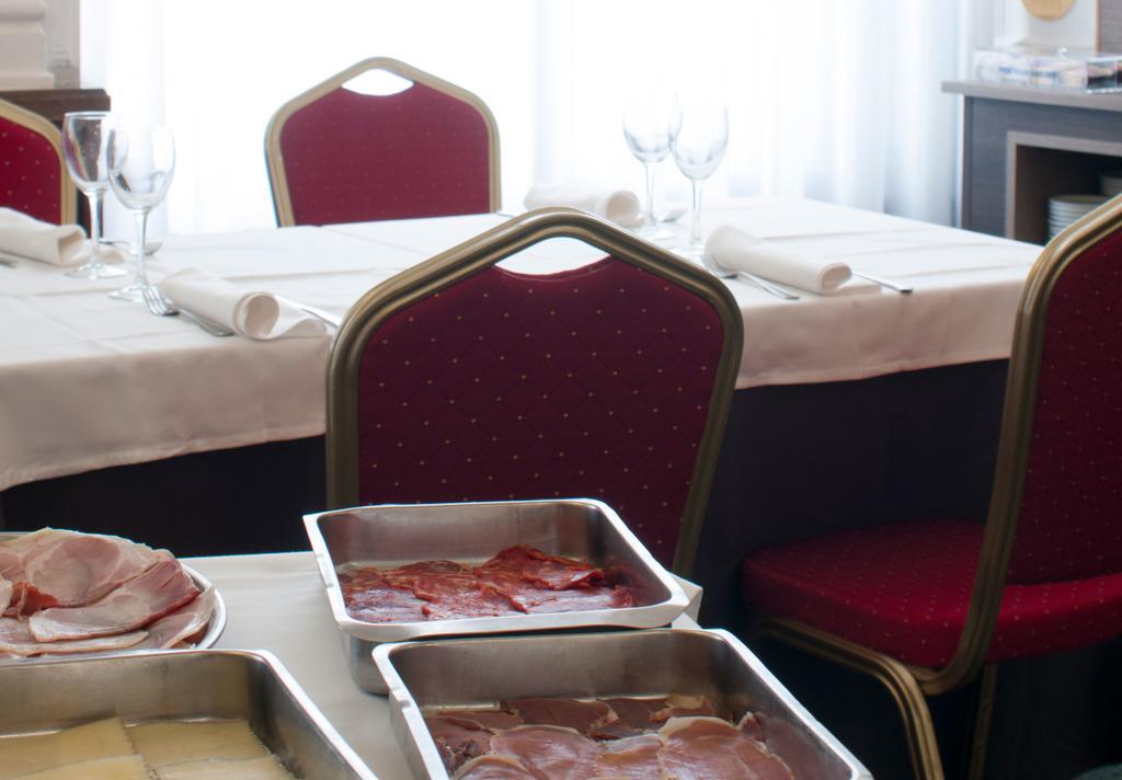 Hotel Madrid Bierzo Ponferrada Kültér fotó