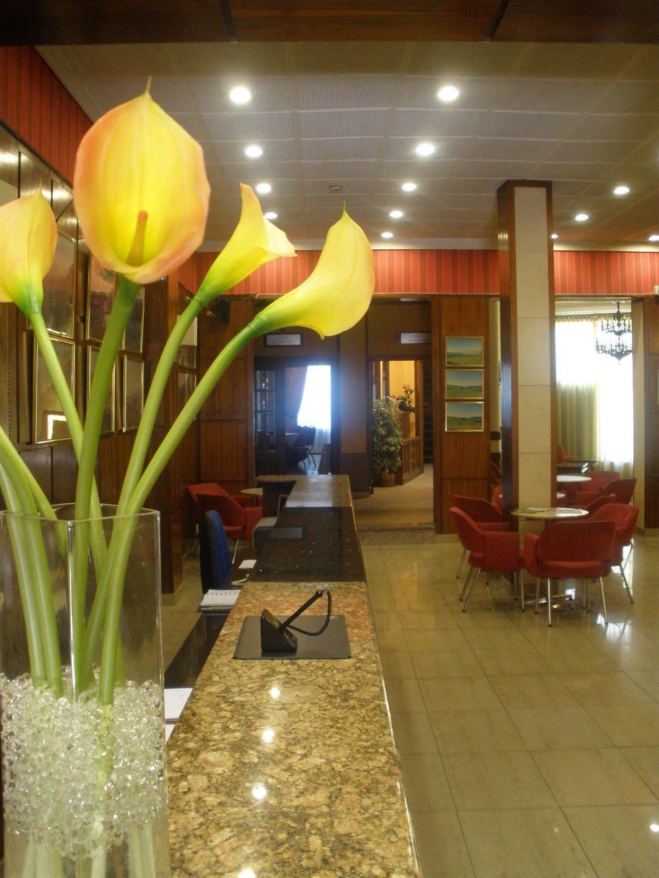Hotel Madrid Bierzo Ponferrada Kültér fotó